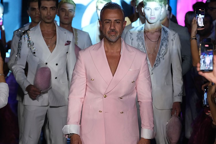 Boğazda pamuk şekerli defile