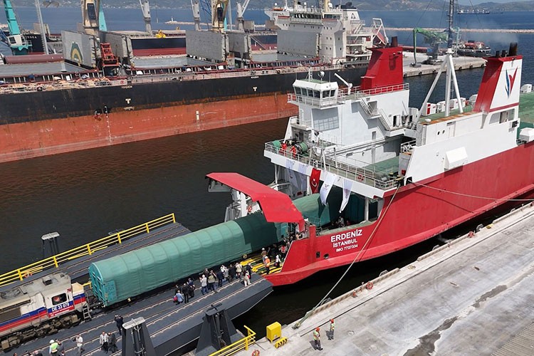 Bandırma-Tekirdağ Tren Feribot Hattı ile Marmaray'a göre 9 kat fazla yük taşındı