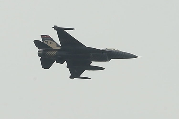 SOLOTÜRK, İzmit'te keşif uçuşu yaptı