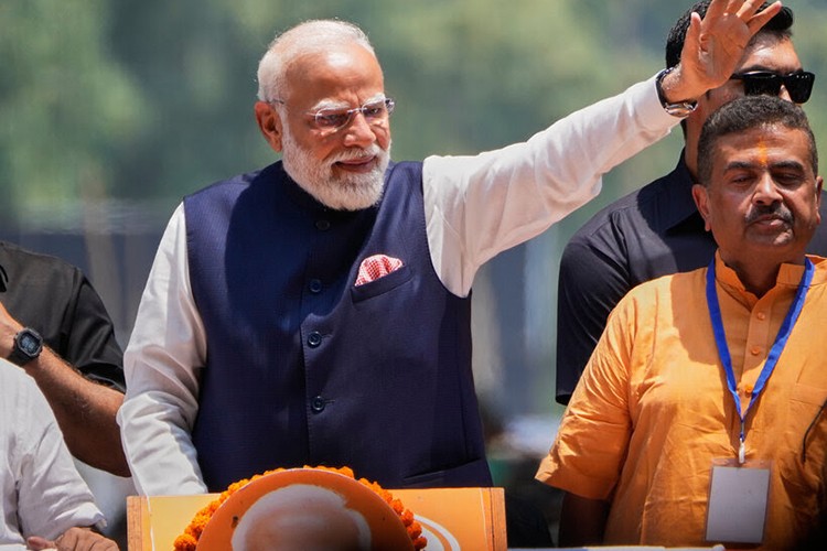 Hindistan Başbakanı Modi'den "yabancı ürün almayın" çağrısı