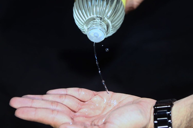 Alkol yok, kolonya da yok!..