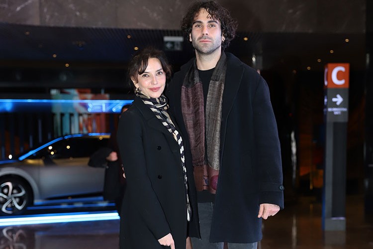 Sevgiliyle tiyatro keyfi