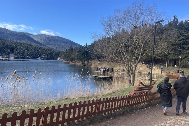 Gölcük Tabiat Parkı, yarıyıl tatilinde misafirlerini ağırlıyor