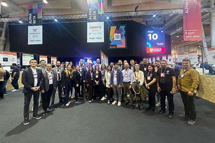 Türk teknoloji girişimleri Lizbon'da yabancı yatırımcılarla buluştu