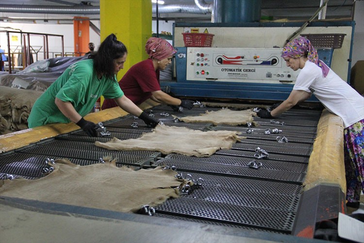 Kıyafetleri 8 ülkeye ihraç ediyorlar