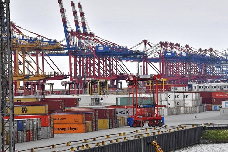 İngiltere'de imalat sanayisi siparişleri kasımda sert düştü