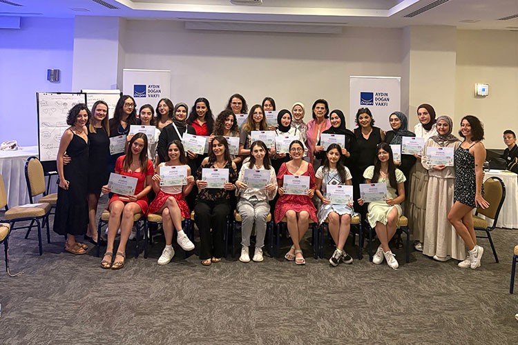 Kadınlar, Genç Liderler Yaz Kampı'nda buluştu