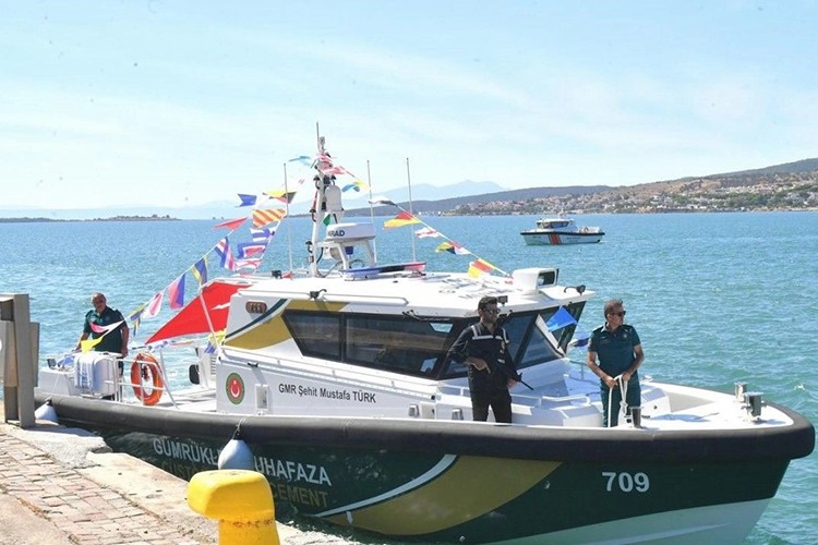 Deniz devriye botu törenle suya indirildi