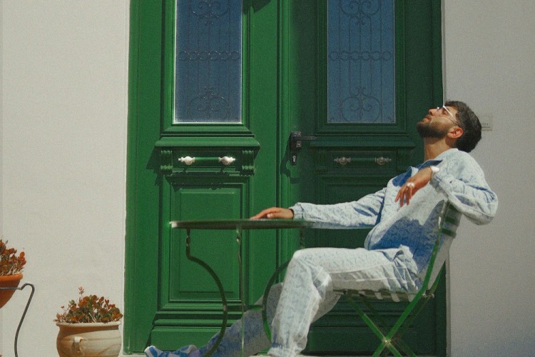 AMO988'den yaza bomva hit adayı