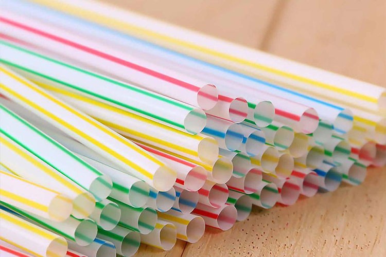 Plastik pipet kararının sektöre ivme kazandırmasını bekliyor