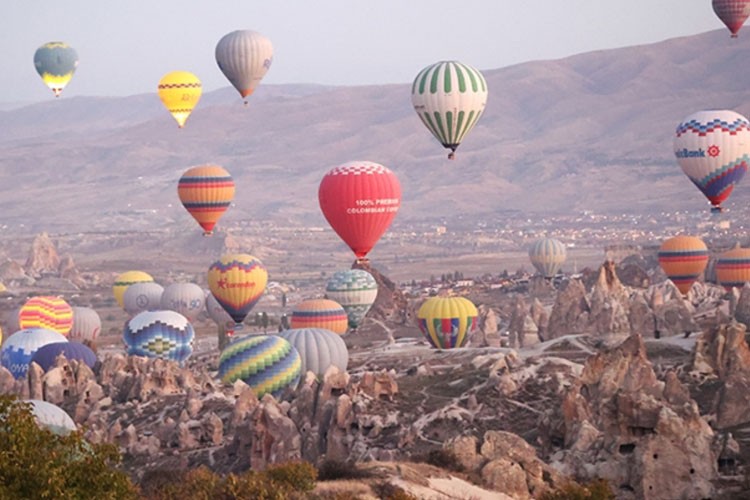 Türkiye'de geçen yıl 747 bini aşkın turist balonla uçtu