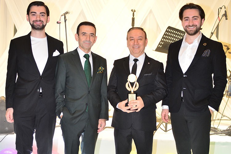 Esteworld'den Geleneksel Yeni Yıl Yemeği