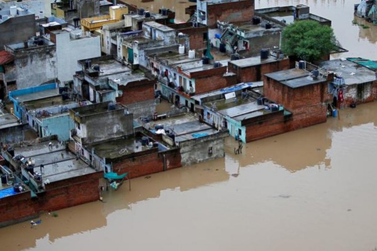 Hindistan'da şiddetli yağışlar nedeniyle 10 kişi öldü