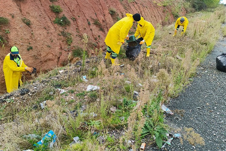 Kastamonu Belediyesi ormanlık alanlarda temizlik yaptı