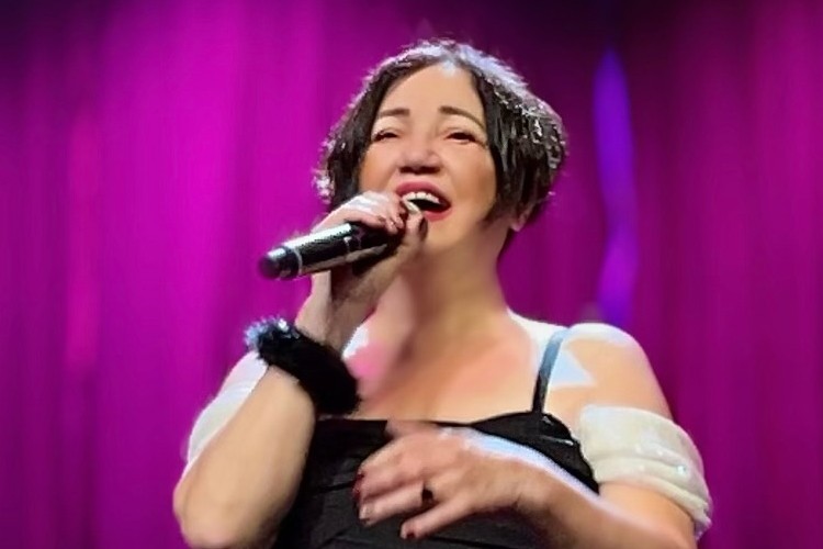 Nazal Öncel Türkiye turnesinin startını verdi