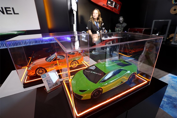 Üç boyutlu yazıcıda üretilen insansız araçlar sergilendi