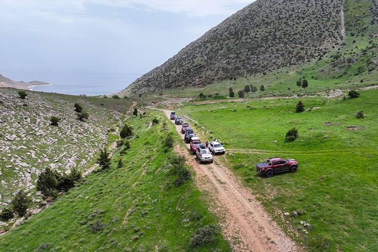 Van Gölü'nün eşsiz koyları off-road tutkunlarını ağırladı