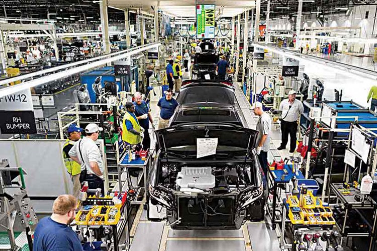 Toyota küresel üretimi düşürüyor