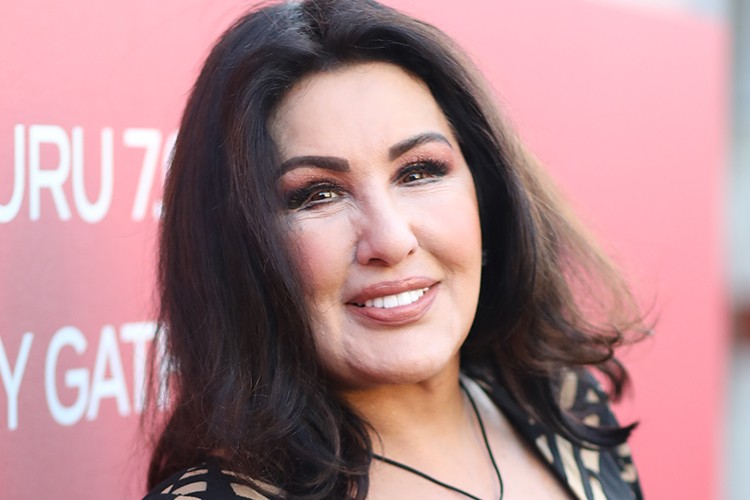 Nükhet Duru yeni yaşını 7.0 temalı doğum günü partisiyle kutladı