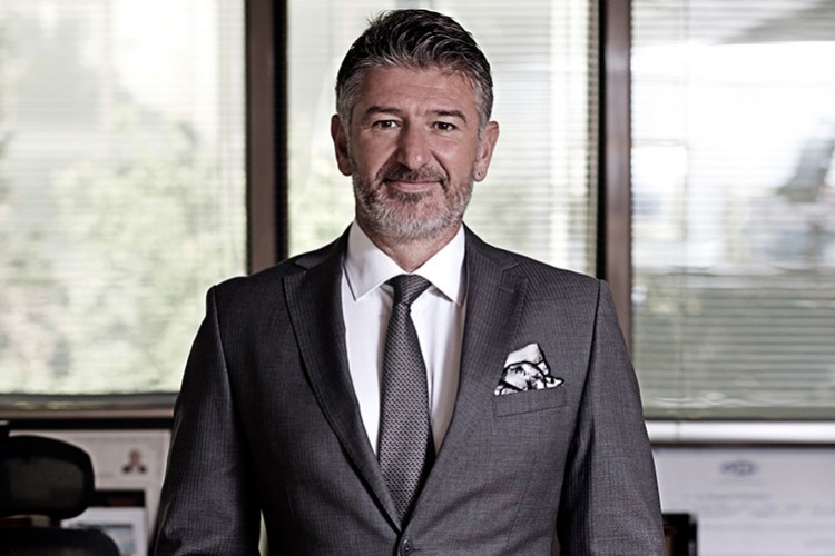 Hedeflerine emin adımlarla ilerliyor