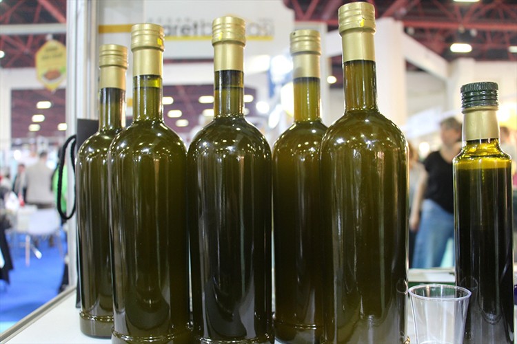 Ayvalık zeytinyağı için hazırlanan "ürün kimliği" markaya değer katacak