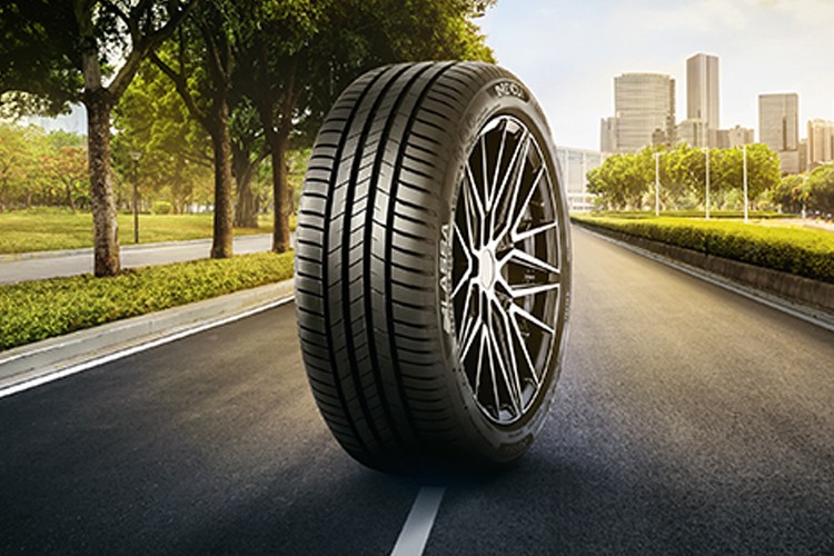 Türkiye'nin ilk elektrikli ve hibrit araçlarla uyumlu üretilen yerli lastiği Lassa REVOLA yollarda!