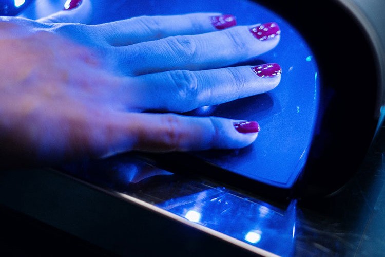 Kalıcı oje ve protez tırnaklardaki gizli tehlike