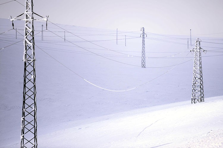 Kesintisiz enerji için 7/24 çalışıyorlar