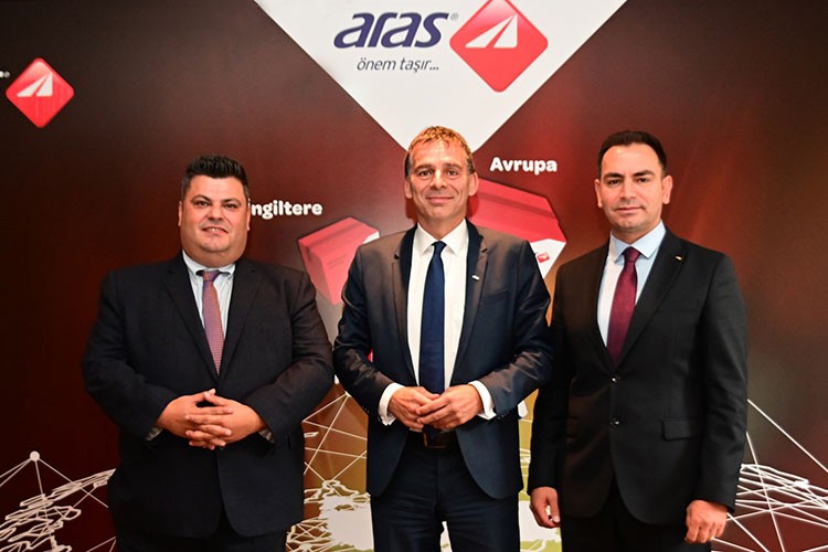 Avrupa'ya teknoloji Azerbaycan'a KOBİ'leri taşıyor