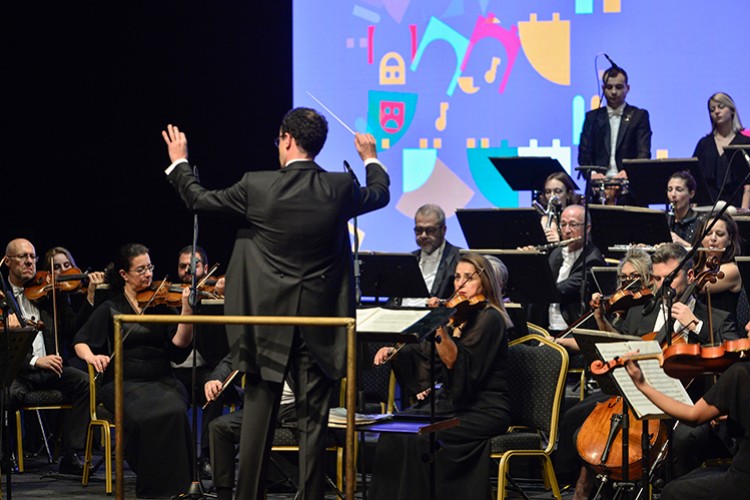 Festivale on binler akın ediyor