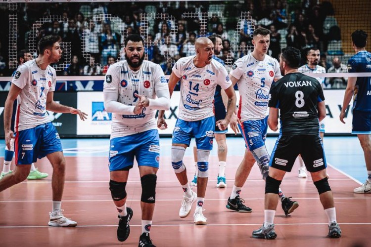 HALKBANK KUPA VOLEY'DE 9. KEZ ŞAMPİYON