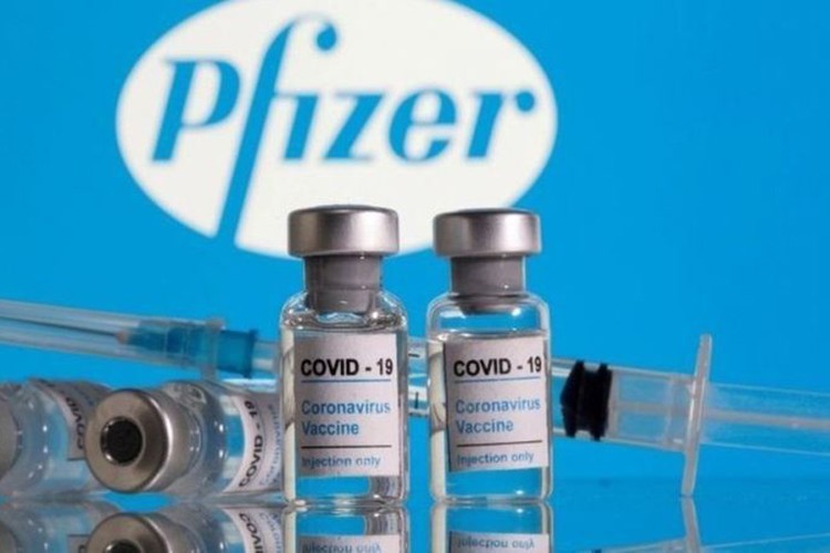Pfizer 3. doz için başvuruya hazırlanıyor