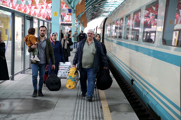 Ankara-Sivas Hızlı Tren Hattı'ndaki ücretsiz biletler tükendi