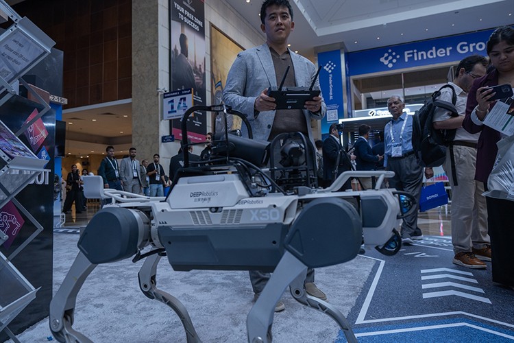 Robot köpekler yapay zekayla güçlenerek yeni görevler üstlenecek