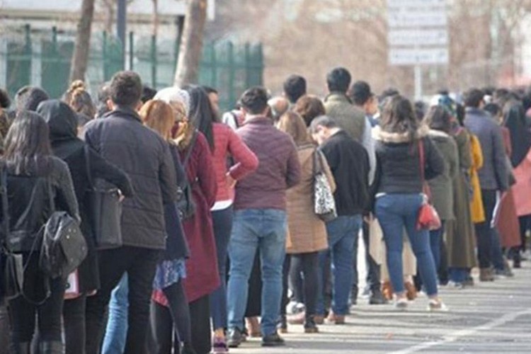 İşsizlik yüzde 0.5 azaldı