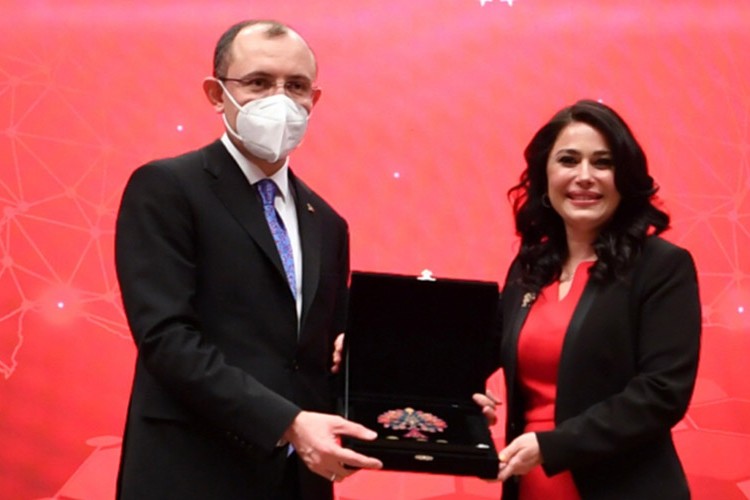 BEE'O Propolis en hızlı büyüyen 100 şirket arasında