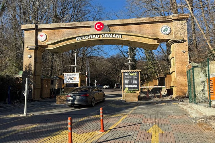 Belgrad Ormanı'na girişte HGS'ye geçilmesi araç trafiğini sonlandırdı
