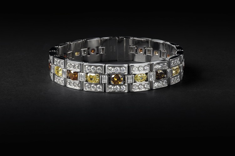 Damiani: 100 Yıllık Zanaatkarlık, Yaratıcılık, İtalyan Tutkusu ve Aile Ruhu