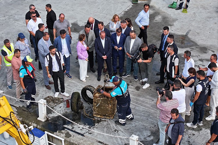Çamaşır Makinesi'nin denizde ne işi var?