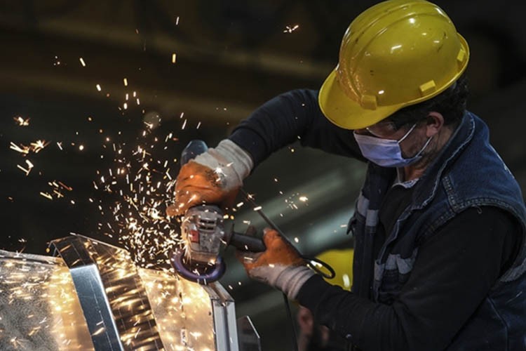 Sanayi üretimi yıllık bazda yüzde 4,3 arttı