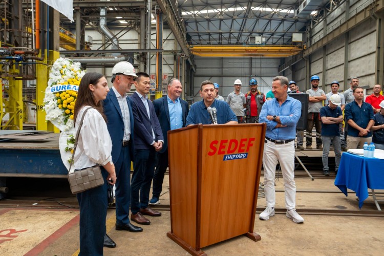 Karadeniz Holding Japon MOL ile enerji gemisi üretimine başladı