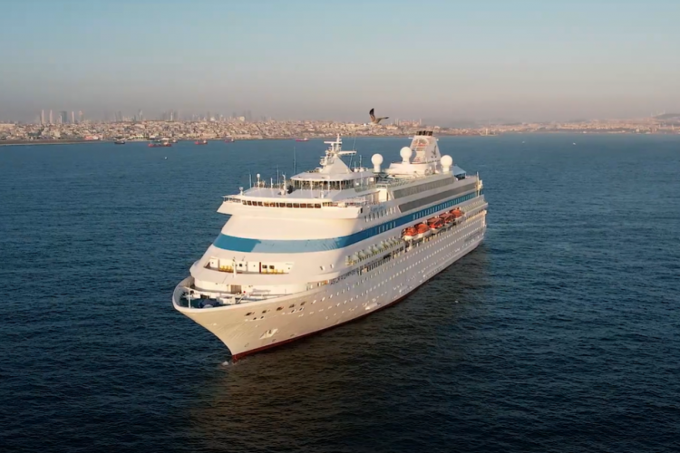 Gemi insanları çeşitli zorluklarla dikkat çekiyor