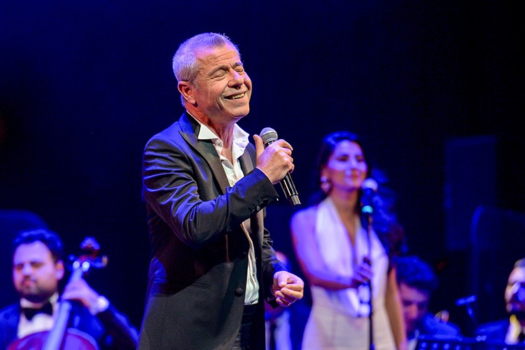 Levent Yüksel AKM'de hafızalardan silinmeyecek bir akşam yaşattı