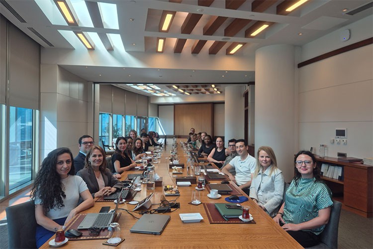 Ekip kadınların güçlenmesi için İstanbul'da buluştu