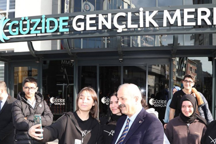 GEBZELİ ÖĞRENCİLER GÜZİDE GENÇLİK MERKEZİ'Nİ ÇOK BEĞENDİ