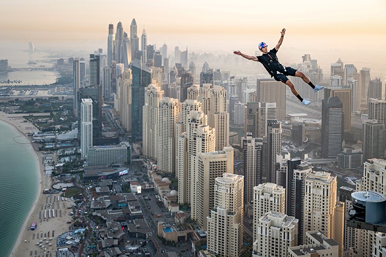 Dubai'de WakeBASE Atlayışı ile Dünya Rekoru Kırdı