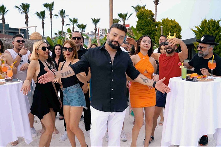 Bu yaz her yerde Kafalar Leyla