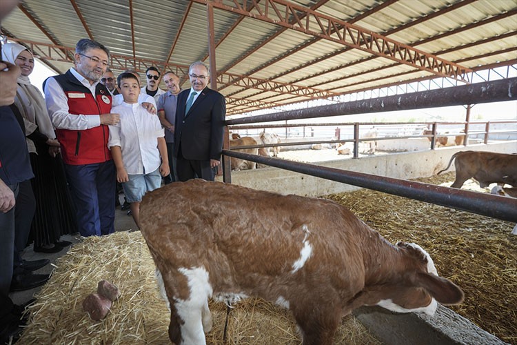 "Güçlü Besi Güçlü Üretim Projesi"ni açıkladı
