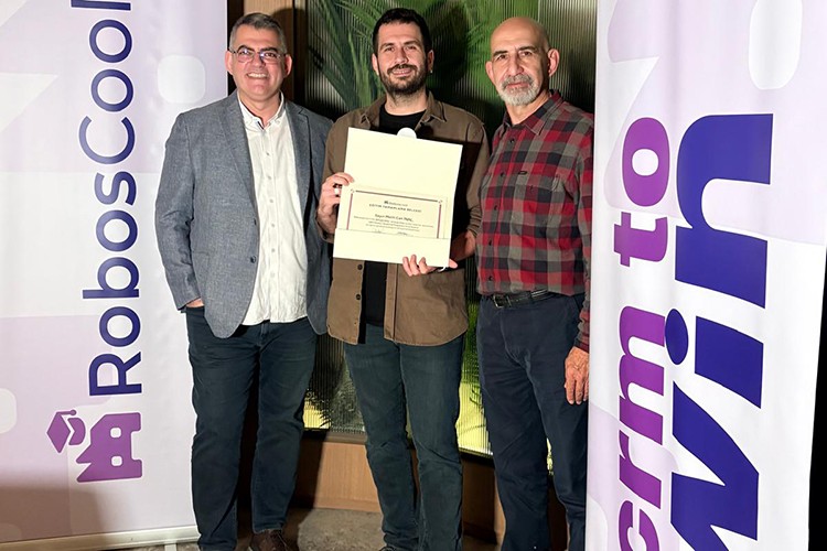 CRM yönetici yetiştirme programı Roboscool ilk mezunlarını verdi