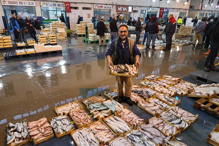 İç piyasa balıkçıların yüzünü güldürdü
